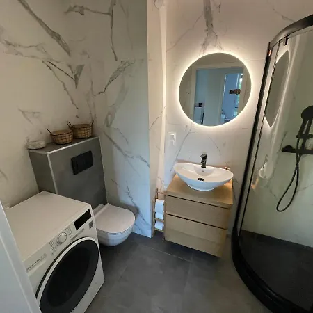 Uroczy Apartamet Z Ogrodkiem I Widokiem Na Nature, Apartmán *