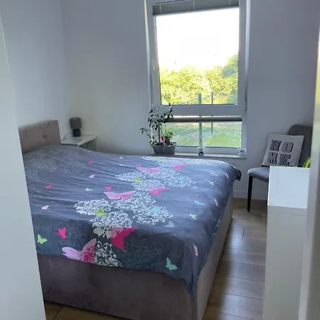 Uroczy Apartamet Z Ogrodkiem I Widokiem Na Nature,